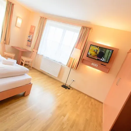 Hotel Jufa Knappenberg Ober-Gossen